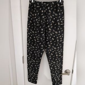 NWOT Black leaf print Just Cozy Thermal leggings Size XL